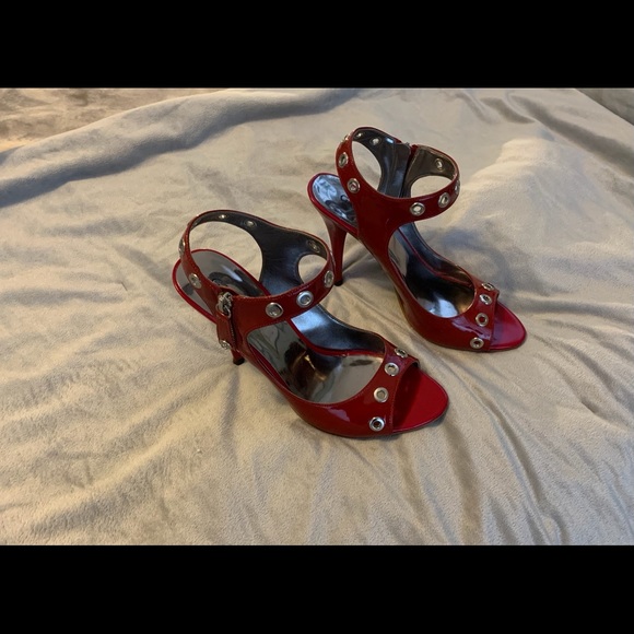 Guess High heeled red sandals with zipper - Picture 2 of 5